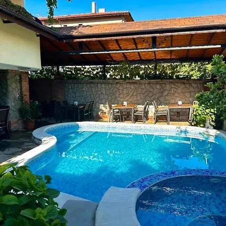 хотел м1 호텔 2*