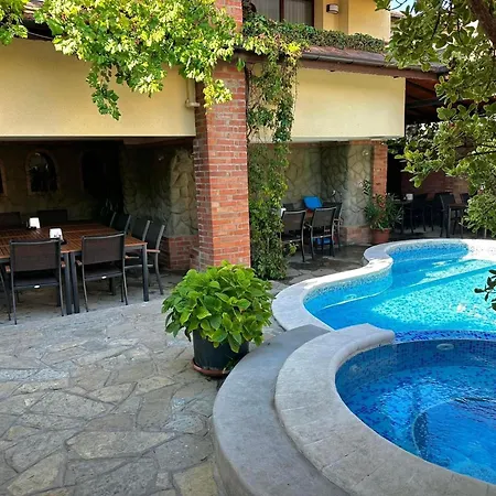 Hotel хотел м1 2*