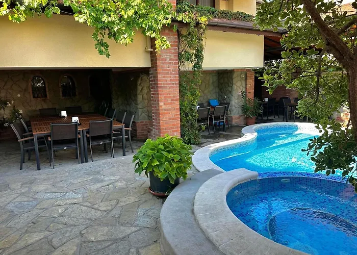 Hotel хотел м1 2*